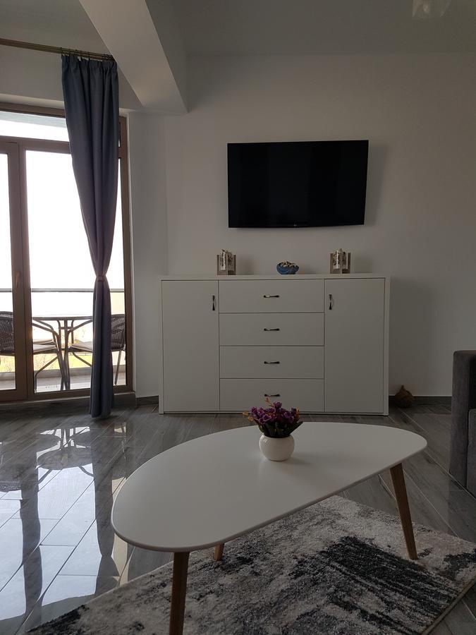 Frontal View By Twin Residence Mamaia Exteriör bild
