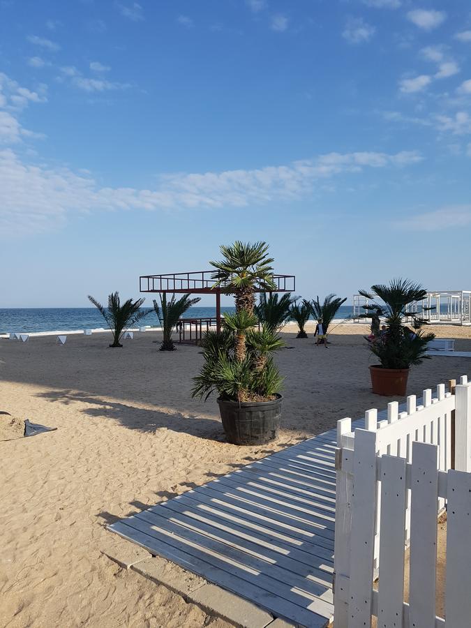 Frontal View By Twin Residence Mamaia Exteriör bild